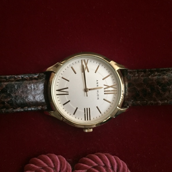 ANNE KLEIN LADIES  WATCH WITH GENUINE LEATHER BAND